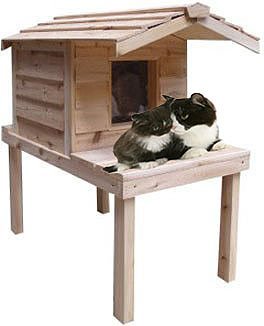 The 10 Best Outdoor Cat Houses Of 2019 Reviews Er S Guide Cozycatfurniture Waterproof Insulated Cedar Outdoor Cat House Best And